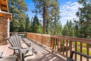 Hus - flera sängar (The Wildwood Lodge) | Terrass/Patio