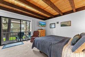 Condo, Multiple Beds (Twisted Retreat) | 3 bedrooms, individually decorated, individually furnished - Twisted Retreat (Kings Beach)