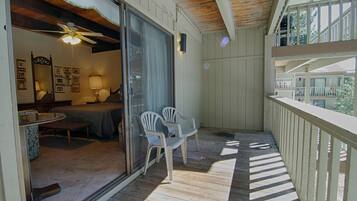 Condo, Plusieurs lits (Vidor Village) | Balcon