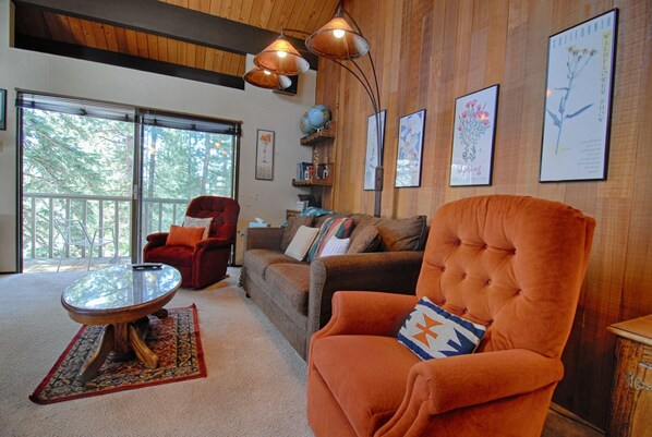 Huoneisto, useita sänkyjä (Tahoe Bliss) | Olohuone