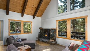 House, Multiple Beds (Patt's Place) | Living room - Patt's Place (Carnelian Bay)