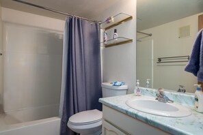 Talo, useita sänkyjä (Patt's Place) | Kylpyhuone