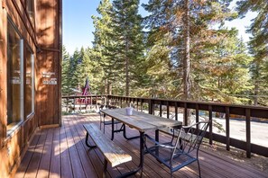 Talo, useita sänkyjä (Patt's Place) | Parveke