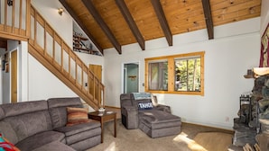 House, Multiple Beds (Patt's Place) | Living room - Patt's Place (Carnelian Bay)