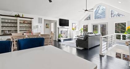 Hawk Mountain Song- Massanutten Home with hot tub!