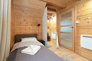 3 bedrooms, iron/ironing board, WiFi, bed sheets - Al. Południowa 118 Zastań | Family Home with Garden | 3 Bedrooms (Zastań)