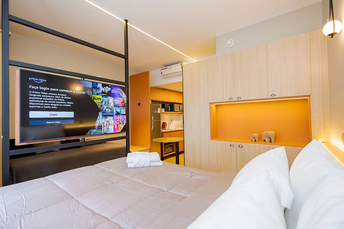 Helbor Stay Batel - HSB124 | 1 camera, ferro/asse da stiro, Wi-Fi gratuito, lenzuola