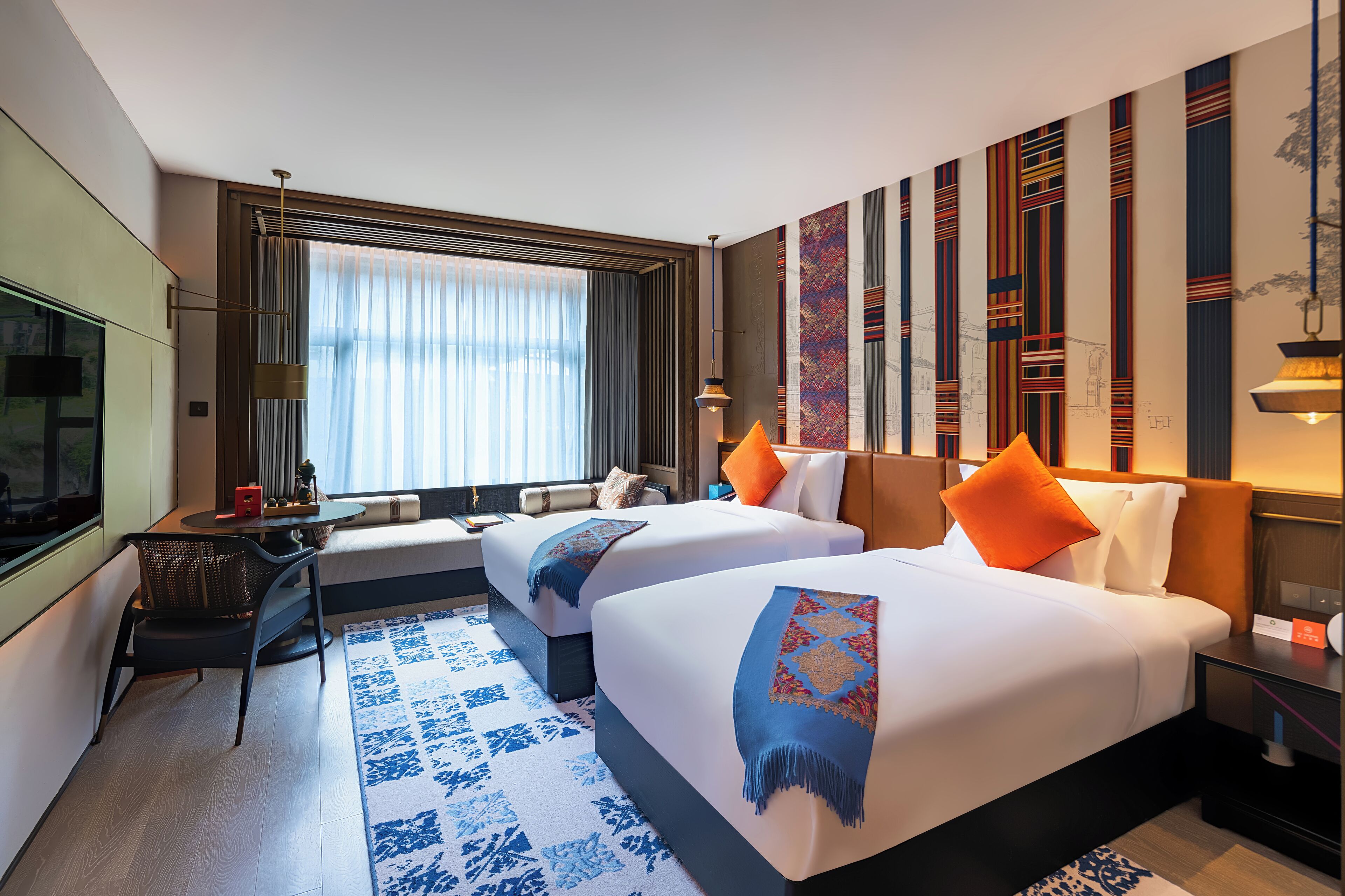 Kamar Standar, 2 Tempat Tidur Double | Seprai premium, minibar, brankas, dan ruang kerja ramah laptop