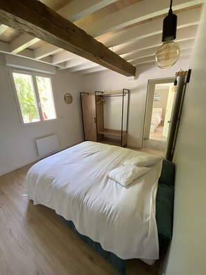 4 عدّة غرف نوم ومكواة/لوح كي وواي فاي مجانًا