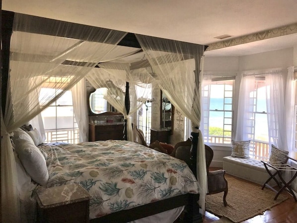 9 bedrooms, desk, iron/ironing board, free WiFi
