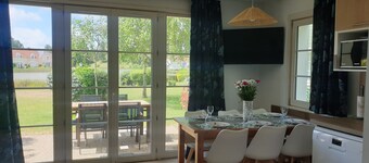 Pretty house, near golf course and beach, Village Pierre&Vacances, sleeps 6.