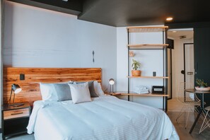 1 makuuhuone, tallelokero huoneessa, silitysrauta/-lauta, internet