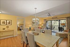 Interior - Upscale villa w/ balcony, pool, king suite, full kitchen – 5 mins to beach in Port Royal (Hilton Head Island)