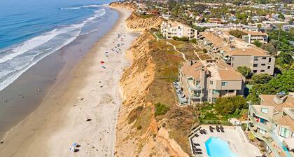 High End Oceanfront Home, a 2 min walk to Beach, Shops, Dining & More in Solana