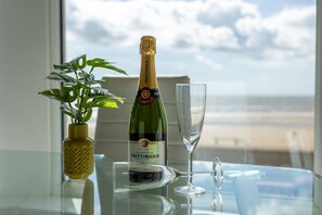 Food and drink - HIGHCLIFFE SEAVIEW SUITE - BEACH - PERFECT RETREAT (Blackpool)