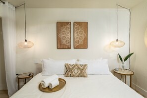 4 Schlafzimmer, Schreibtisch, Bügeleisen/Bügelbrett, Reisekinderbett