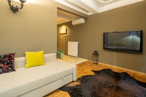 TV - Uffizi Romantic Flat by Mmega (Firenze)