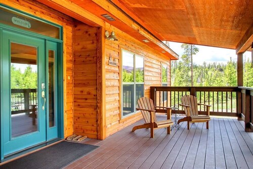 Three Bears Retreat;6 BEDROOM-Sleeps 18+;RMNP; Grand Lake/Ski Granby WP/ HOT TUB