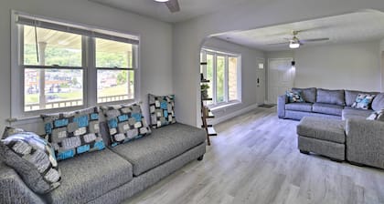 Bluefield Retreat w/ Pool Table: Near Parks!