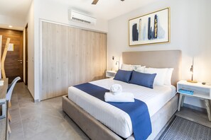 City Apartment | 2 bedrooms, in-room safe, individually decorated, individually furnished - The Gallery by Riviera Rentals (Playa del Carmen)