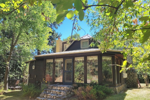 Welcome to Cute Cabin...