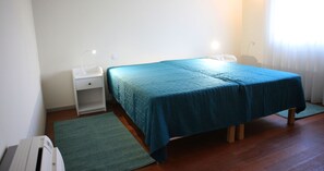 5 makuuhuonetta, silitysrauta/-lauta, ilmainen Wi-Fi, vuodevaatteet