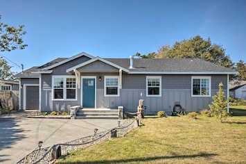 Crescent City Vacation Rental | 2BR | 2BA | 1,179 Sq Ft | 3 Steps Up to Enter