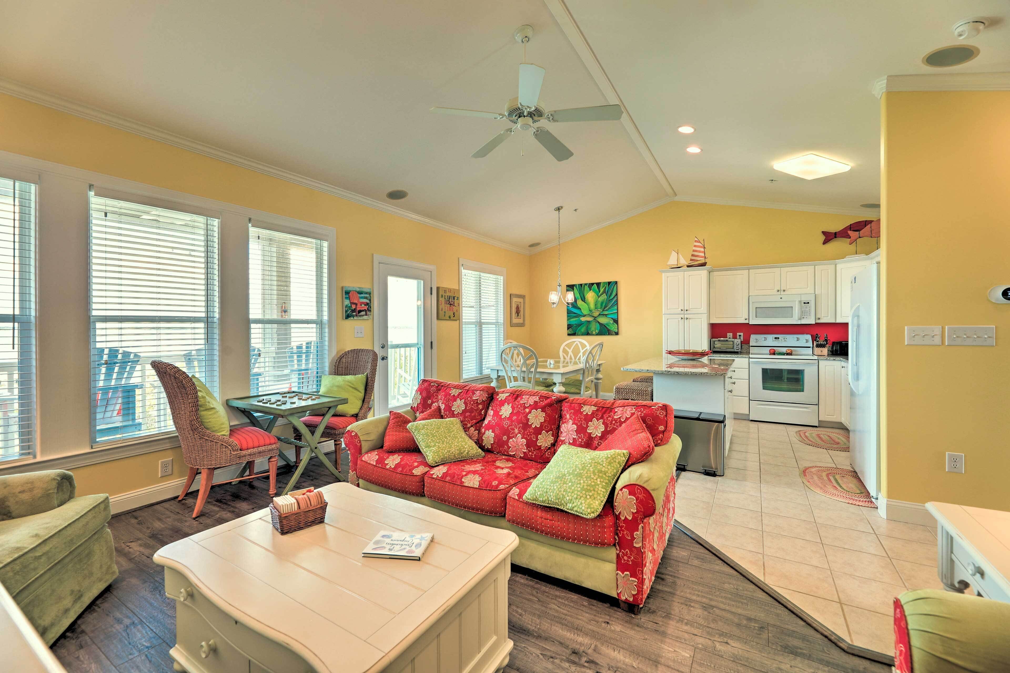Indian Beach Resort Condo; Walk to Oceanfront!