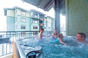 Bain à remous extérieur