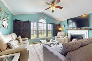 TV, fireplace, DVD player