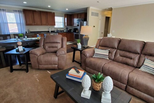 6681 Cincinnati Dayton · ✪ Pet Friendly Home ✪ Fenced in Yard ✪ Renovated ✪