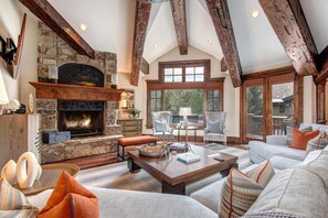 TV, fireplace, stereo