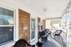 Terrace/patio - Large Home w Parking Steps to Beach, Boardwalk, Concerts & Festivals. (Ocean City)
