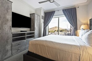 2 bedrooms, in-room safe, desk, iron/ironing board