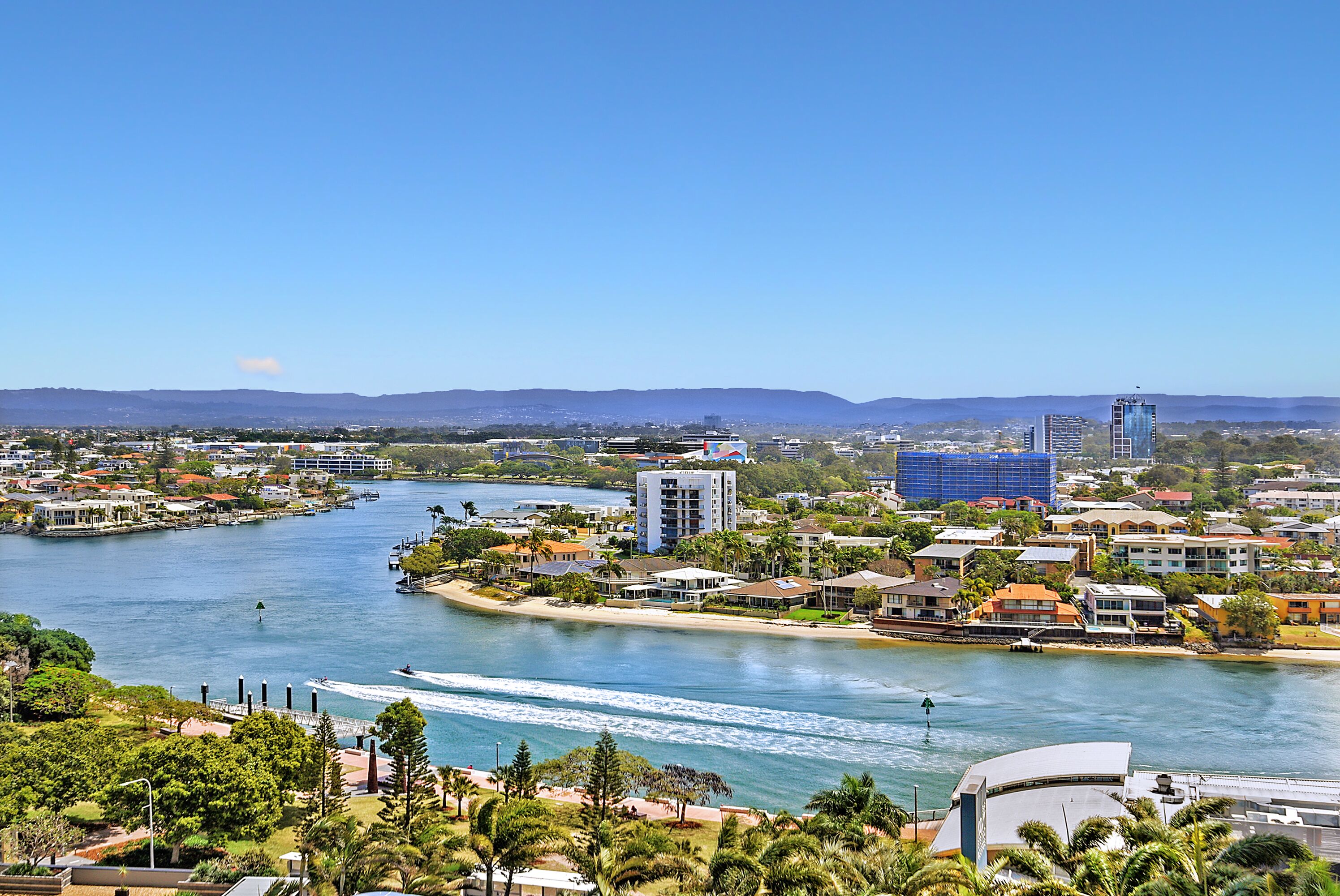 Fab for families resort pools+views+walk to beach