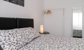 2 chambres, bureau, fer et planche Ă repasser, Wi-Fi gratuit