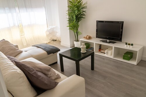 PISO REFORMADO & GARAJE VIGO / COZY FLAT W PARKING