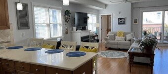 Perfect Family Getaway in the Heart of Town – Close to the Beach!