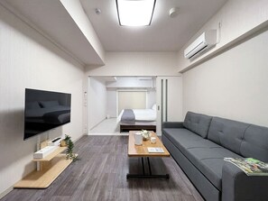 1 bedroom, laptop workspace, iron/ironing board, free WiFi - CasaEn (Hiroshima)