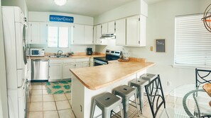 Private kitchen - Cozy & Clean condo on Wolf Bay in Orange Beach. Beautiful Sunsets on the Pier.  (Orange Beach)