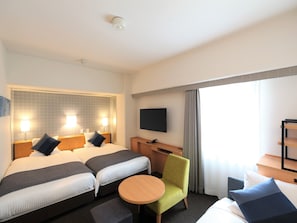 In-room safe, desk, blackout curtains, iron/ironing board - HOTEL MYSTAYS Okayama (Okayama)