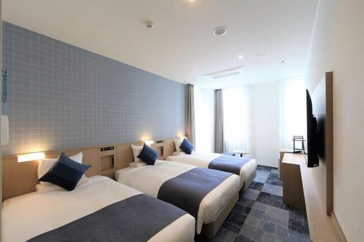 In-room safe, desk, blackout drapes, iron/ironing board (on request)