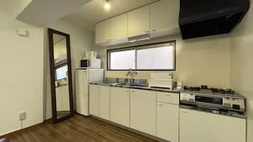 Lägenhet - 2 sovrum - icke-rökare (505) | Eget kök | Kylskåp, mikrovågsugn, grytor/köksredskap och städutrustning