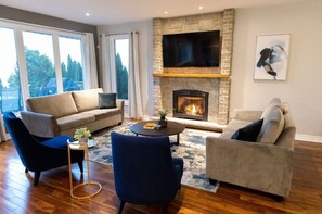 TV connectée, cheminée, Netflix, services de streaming