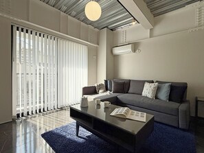 Departamento familiar | Área de sala de estar | Televisión de pantalla plana