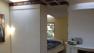 1 quarto, escrivaninha, Wi-Fi de cortesia, roupa de cama