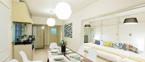 3 habitaciones, tabla de planchar con plancha y wifi gratis