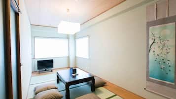 Apartment, 2 Bedrooms, Non Smoking | 3 bedrooms, iron/ironing board, free WiFi