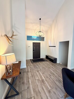 Interior - Hoof Haus in Aspen Valley Country Club in Flagstaff (Flagstaff)