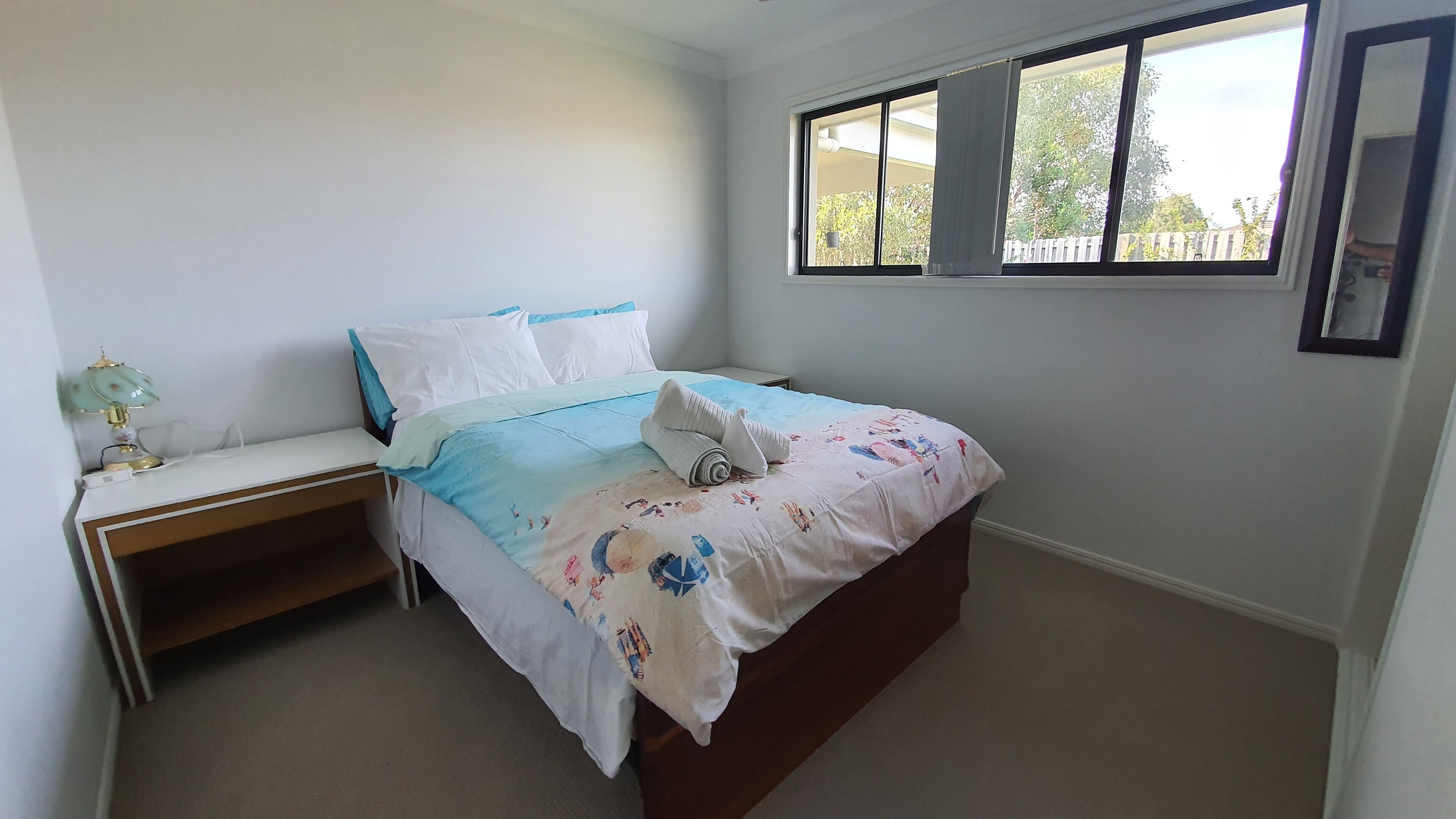 The perfect locations, walk to shops &  restaurants, Short drive to theme parks.